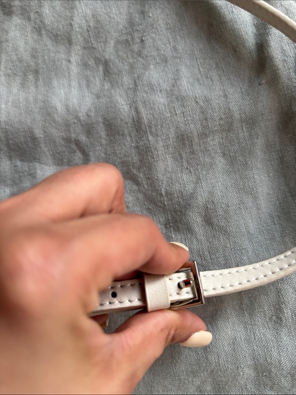 Minimal Leather Crossbody Bag in Cream - Picture 5 of 8